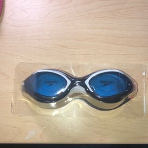 Swimming googles